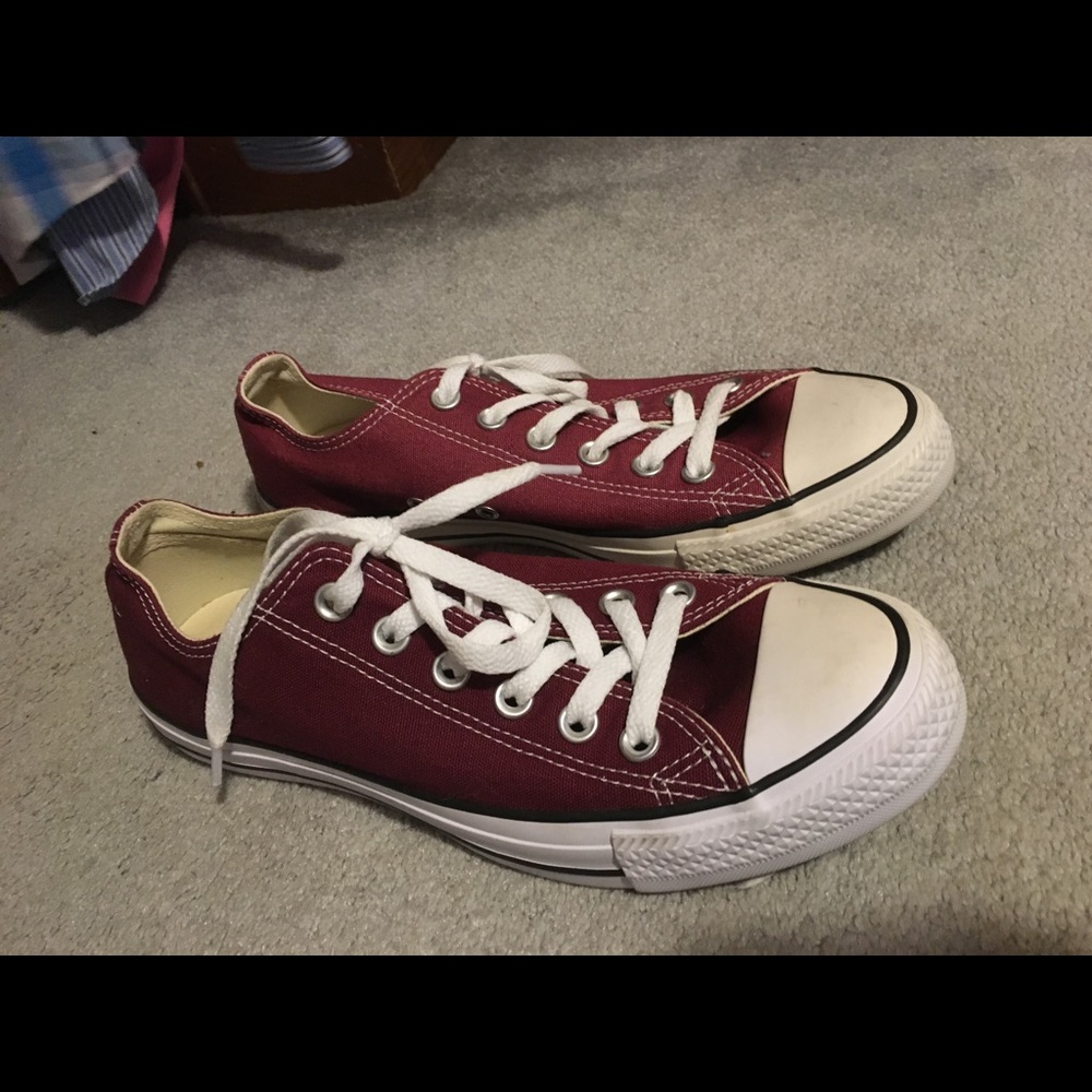 Maroon converse